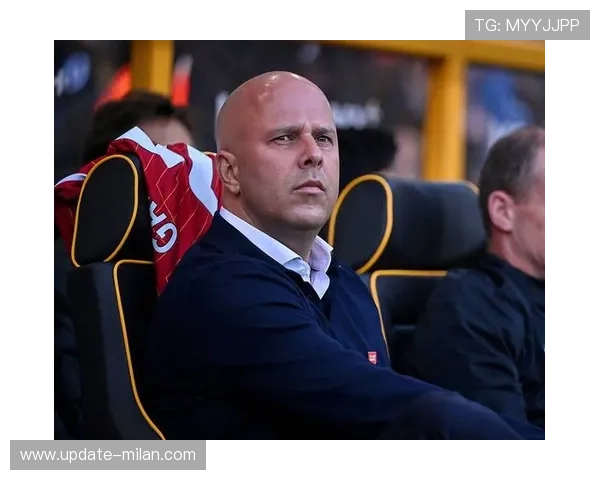 利物浦计划1月斥资2.02亿英镑签三名球员。,利物浦官宣 利物浦计划1月斥资2.02亿英镑签三名球员。,利物浦官宣